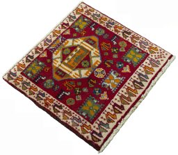 Close-up detail of 2000s Shiraz rug from Iran / Persia showing Wool weave