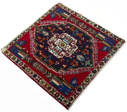 Close-up detail of 2000s Shiraz rug from Iran / Persia showing Wool weave