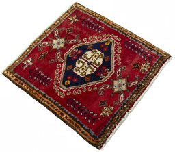 Close-up detail of 2000s Shiraz rug from Iran / Persia showing Wool weave