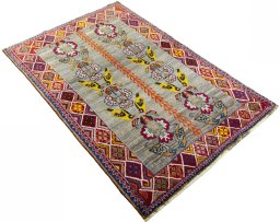 Close-up detail of 1970s Shiraz rug from Iran / Persia showing Wool weave