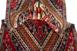 Close-up detail of 1970s Shiraz rug from Iran / Persia showing Wool weave