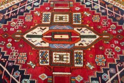 Central medallion detail of 1970s Shiraz rug from Iran / Persia