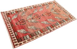 Corner detail of 2000s Shiraz rug showing border pattern and Wool pile
