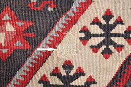 Central medallion detail of 1950s Sirjan rug from Iran / Persia