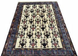 Surface texture of New Sirjan rug with natural Wool and intricate pattern