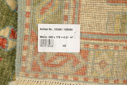 Close-up detail of New Sultanabad rug from Afghanistan showing Wool weave