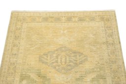 Surface texture of New Sultanabad rug with natural Wool and intricate pattern