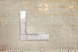 Close-up detail of New Sultanabad rug from Iran / Persia showing Wool weave