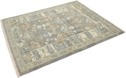 Corner detail of New Sultanabad rug showing border pattern and Wool pile