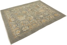 Corner detail of New Sultanabad rug showing border pattern and Wool pile