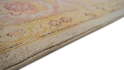 Central medallion detail of New Sultanabad rug from Egyptian