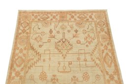 Surface texture of New Sultanabad rug with natural Wool and intricate pattern