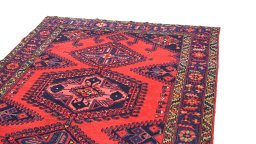 Surface texture of 1940s Wiss rug with natural Wool and intricate pattern