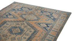 Surface texture of 1940s Wiss rug with natural Wool and intricate pattern