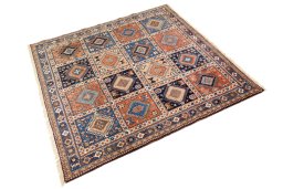 Corner detail of 1990s Yalameh rug showing border pattern and Wool pile