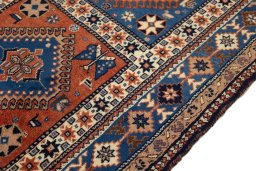 Central medallion detail of 1990s Yalameh rug from Iran / Persia