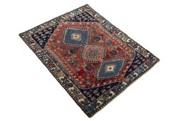 Close-up detail of 1970s Yalameh rug from Iran / Persia showing Wool weave