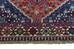 Central medallion detail of 2000s Yalameh rug from Iran / Persia