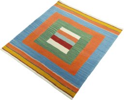 Corner detail of New Kilim Sofre rug showing border pattern and Wool pile