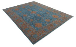 Corner detail of New Farahan rug showing border pattern and Wool pile