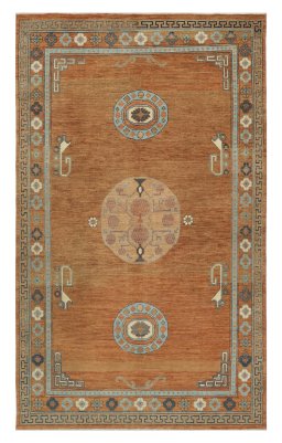 Full view of New Farahan rug from Pakistan, 274 × 161 cm in Yellow tones