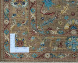 Corner detail of New Farahan rug showing border pattern and Wool pile