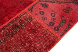 Central medallion detail of 1960s Patchwork rug from Iran / Persia