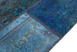 Central medallion detail of 1960s Patchwork rug from Iran / Persia