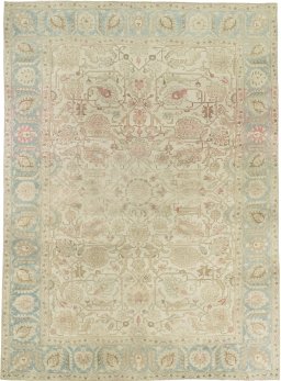 Full view of 1920s Vintage rug from Iran / Persia, 314 × 228 cm in Cream tones