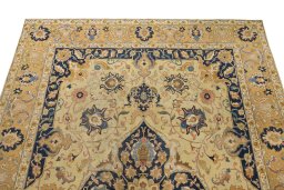 Surface texture of 1940s Vintage rug with natural Wool and intricate pattern