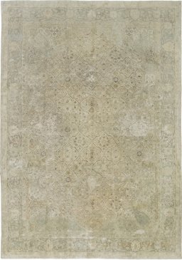 Full view of 1930s Vintage rug from Germany, 336 × 235 cm in Beige tones