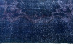 Corner detail of 1970s Vintage rug showing border pattern and Wool pile