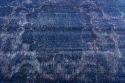 Central medallion detail of 1970s Vintage rug from Iran / Persia