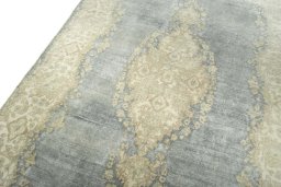 Backside of handmade 1970s Vintage rug showing knot structure and weave density