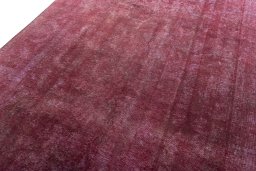 Backside of handmade 1970s Vintage rug showing knot structure and weave density