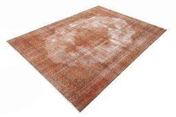 Corner detail of 1970s Vintage rug showing border pattern and Wool pile