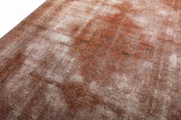 Backside of handmade 1970s Vintage rug showing knot structure and weave density