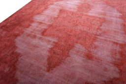 Backside of handmade 1970s Vintage rug showing knot structure and weave density