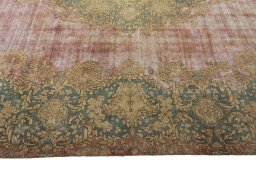 Corner detail of 1950s Vintage rug showing border pattern and Wool pile