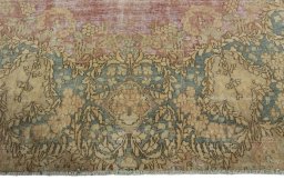 Full view of 1950s Vintage rug from Pakistan, 400 × 300 cm in Red tones