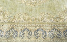 Corner detail of 1970s Vintage rug showing border pattern and Wool pile