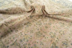 Corner detail of 1950s Vintage rug showing border pattern and Wool pile