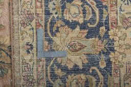 Close-up detail of 1950s Vintage rug from Turkey showing Wool weave