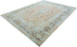 Corner detail of 1950s Vintage rug showing border pattern and Wool pile