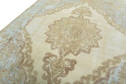Backside of handmade 1970s Vintage rug showing knot structure and weave density