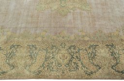 Corner detail of 1950s Vintage rug showing border pattern and Wool pile