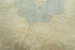 Close-up detail of 1950s Vintage rug from Pakistan showing Wool weave