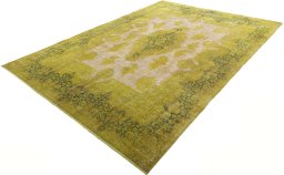 Corner detail of 1950s Vintage rug showing border pattern and Wool pile
