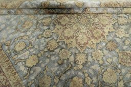 Close-up detail of 1950s Vintage rug from Pakistan showing Wool weave