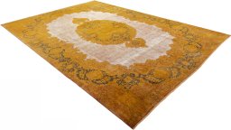 Close-up detail of 1950s Vintage rug from Pakistan showing Wool weave